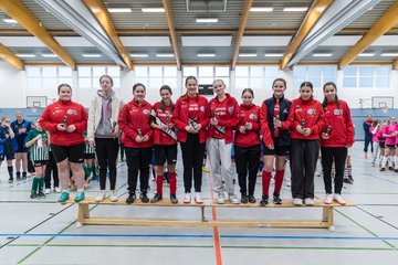 Bild 35 - C-Juniorinnen 2 Loewinnen Cup